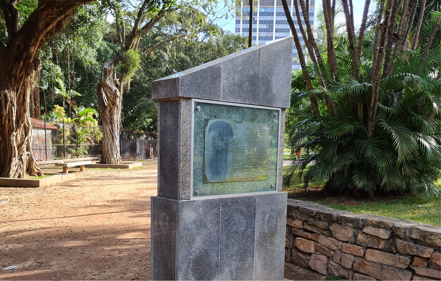 Placa em vidro